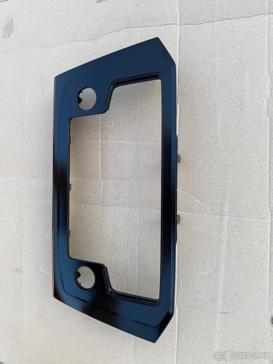 Černý rámeček autorádia pro VW Passat B8 (2015–2020 - 4