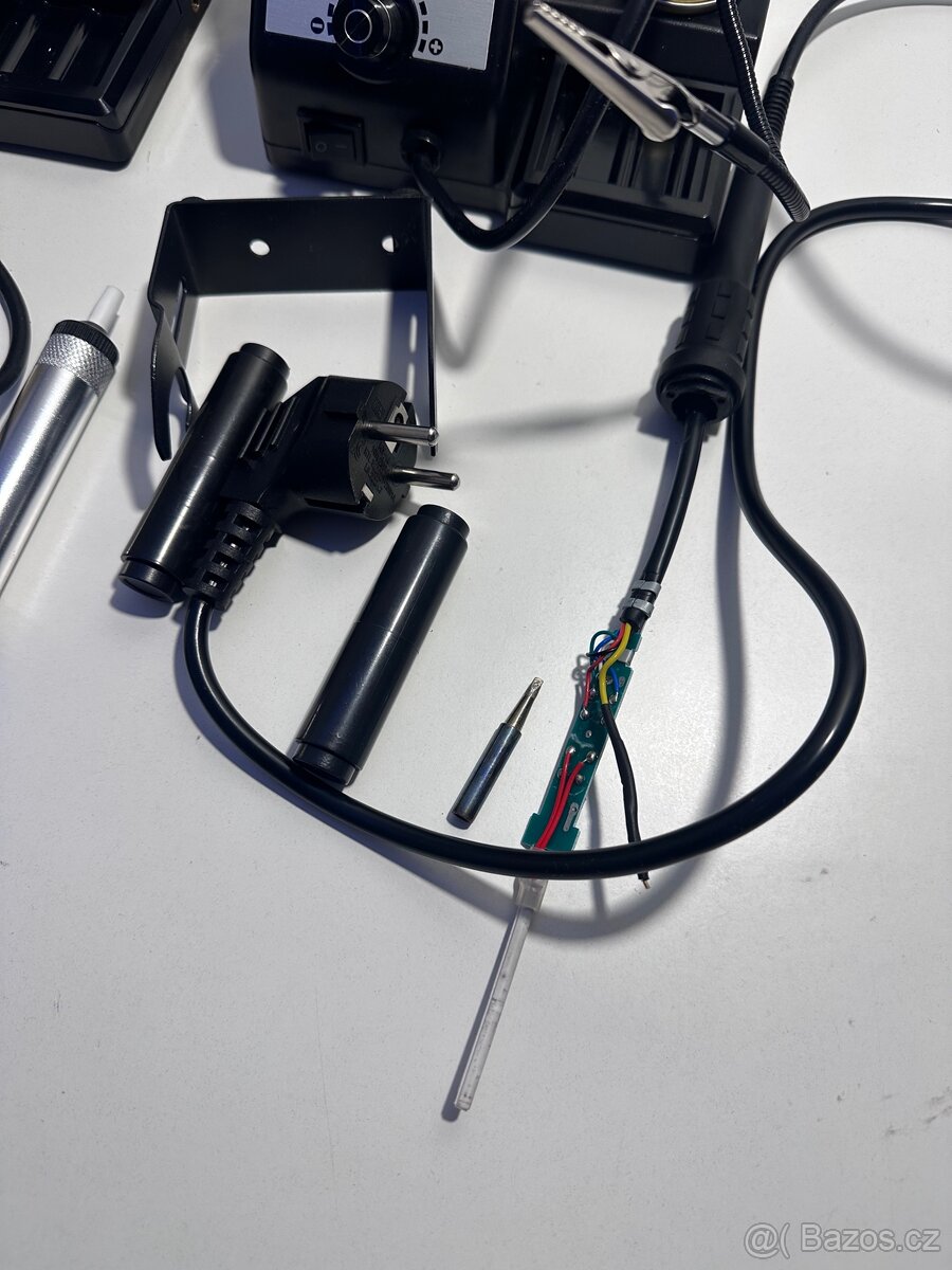 2 x YIHUA 926LED-IV 60W pájecí stanice - 4