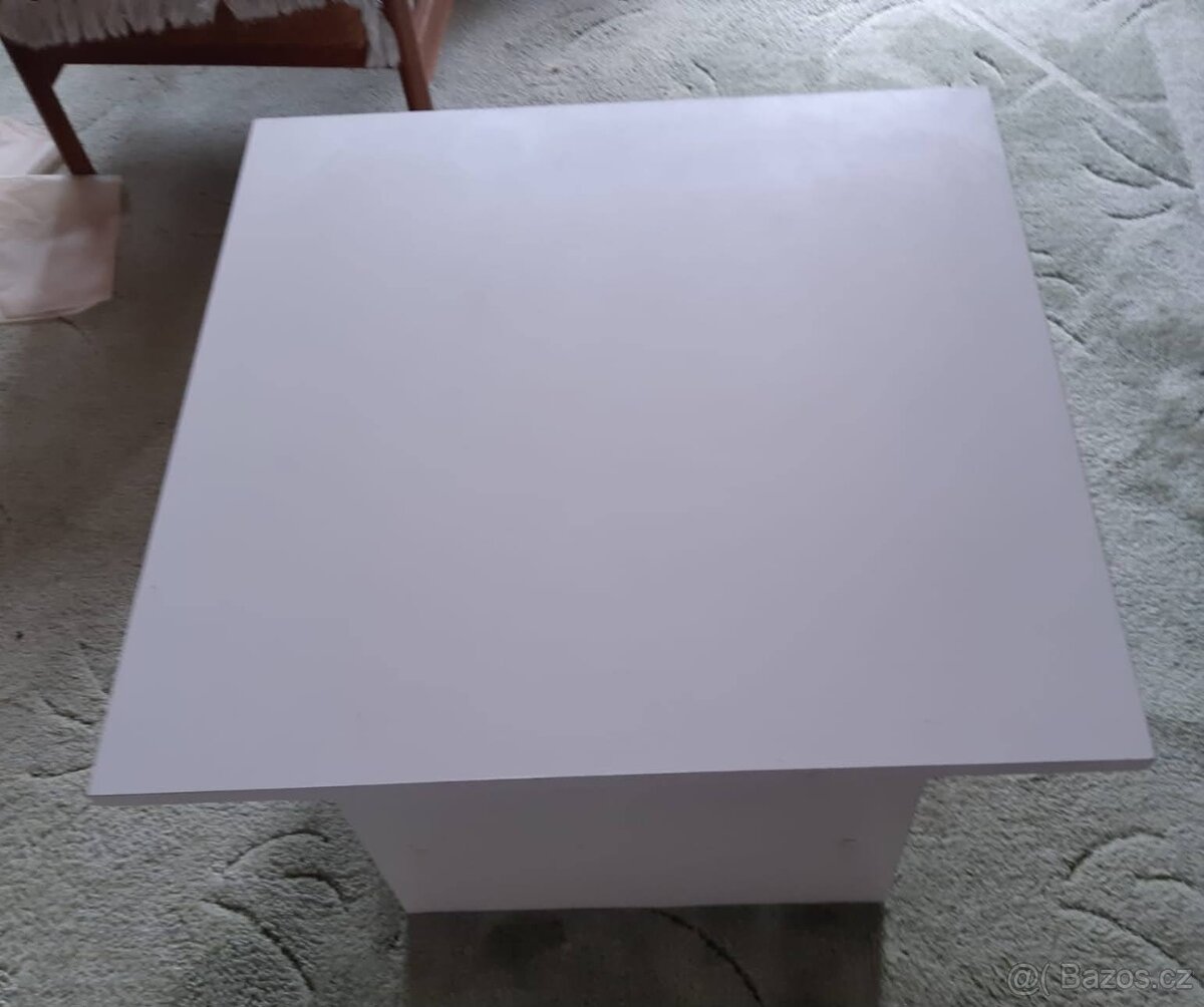 Prodám konferenční stolek. výška 55cm, pracovní deska 75X75c - 4