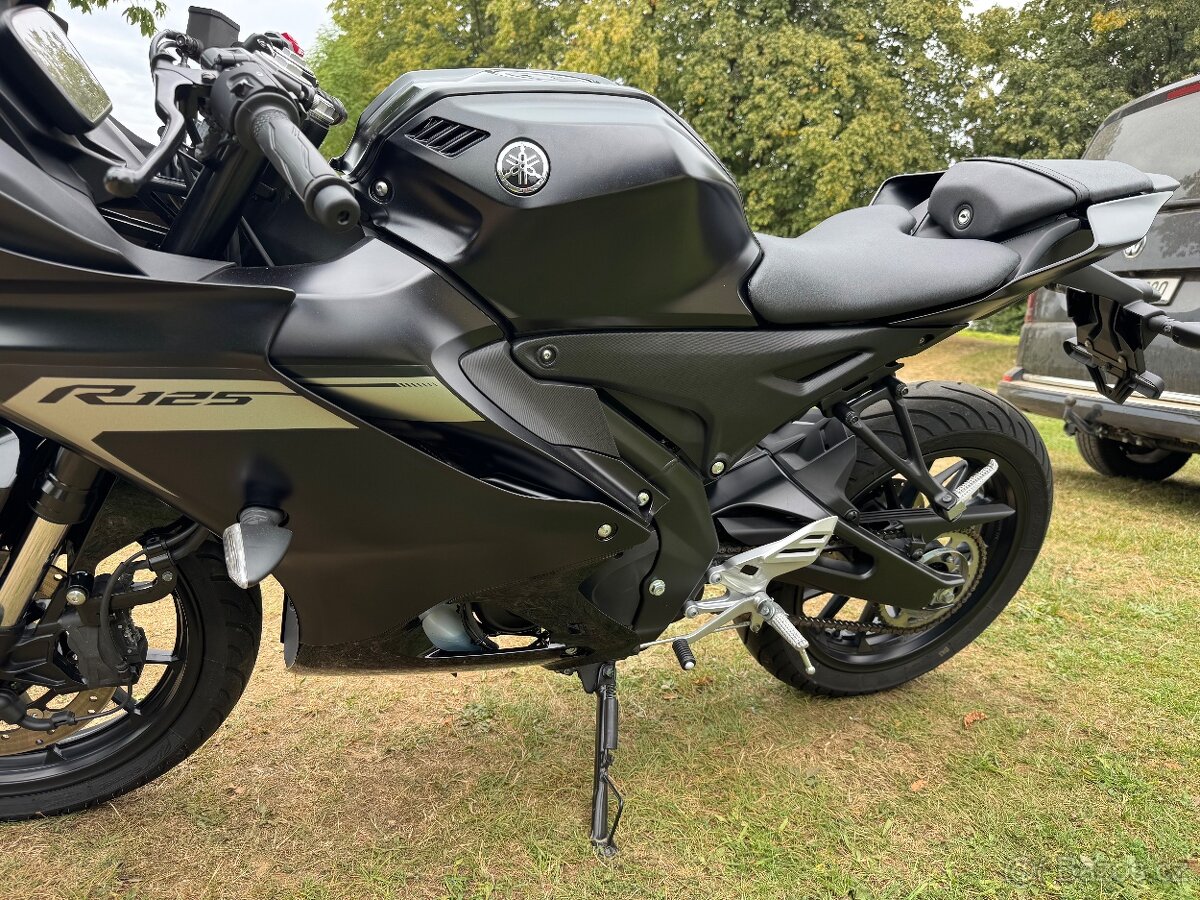 Yamaha yzf r125 - 4