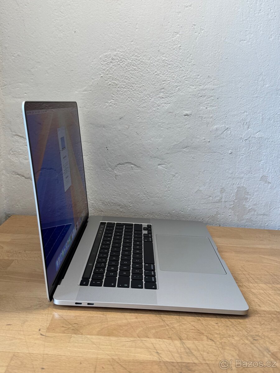 MacBook Pro 16” 2019 CTO /16GB RAM/i7/512GB SSD/Záruka - 4
