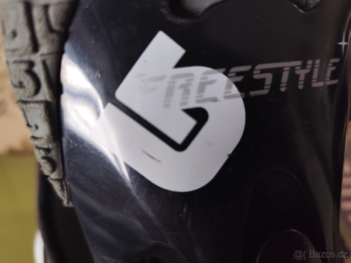 Snowboard Burton, vázání, obal a boty - 4