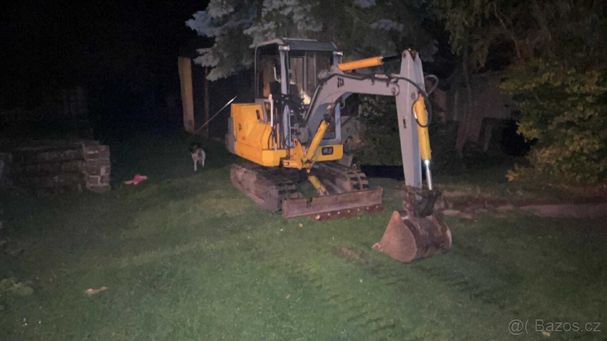 Jcb pásový bagr - 4