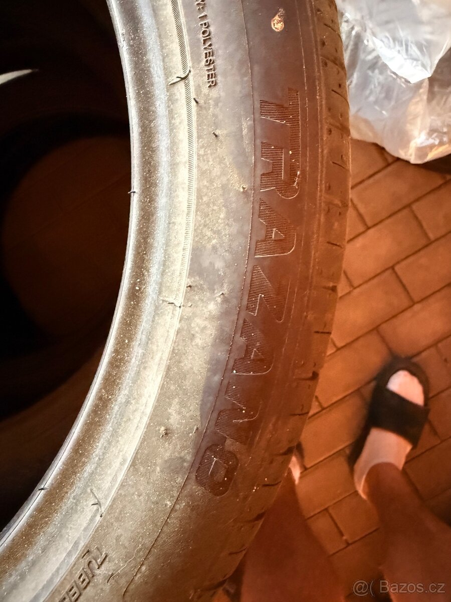 ZuperEco 225/45/19 - 4