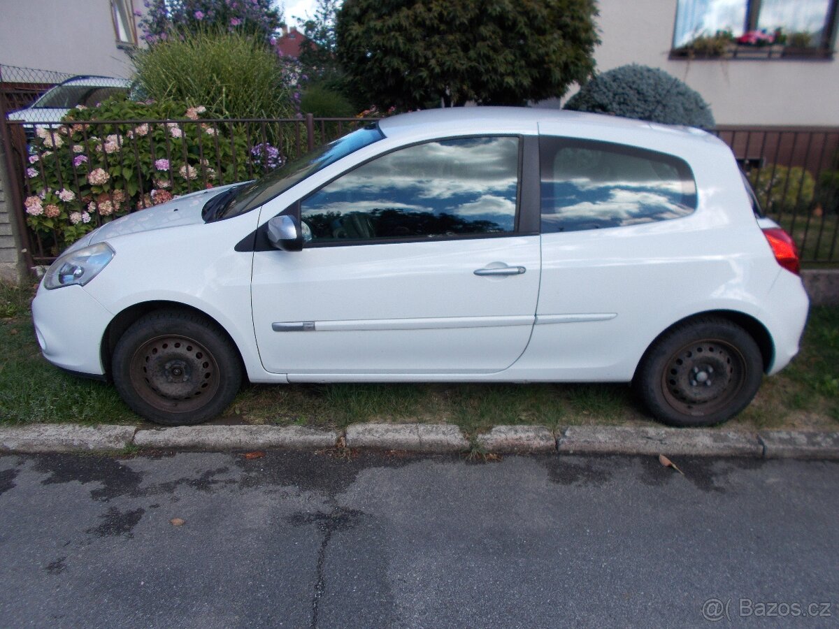RENAULT CLIO 1.2 BENZ.55 KW - 4
