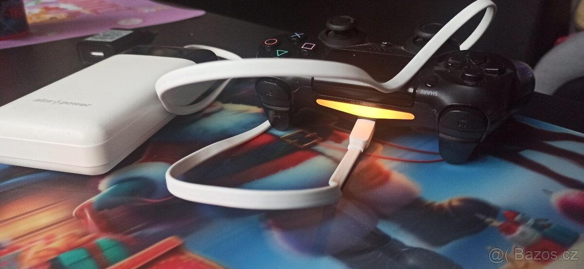 Sony PlayStation 4 (CUH-1216A) - 4