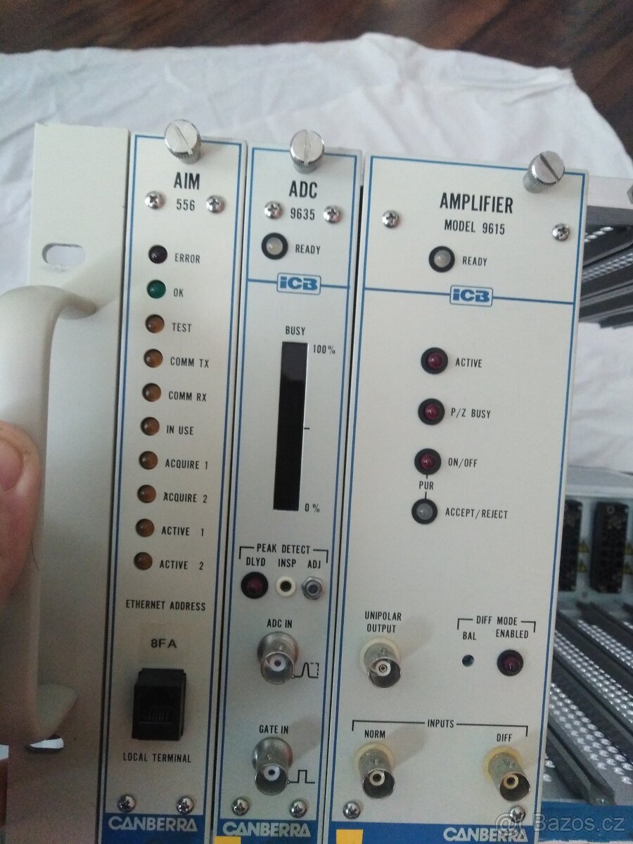 Prodám zdroj s rackem Canberra 2100. - 4