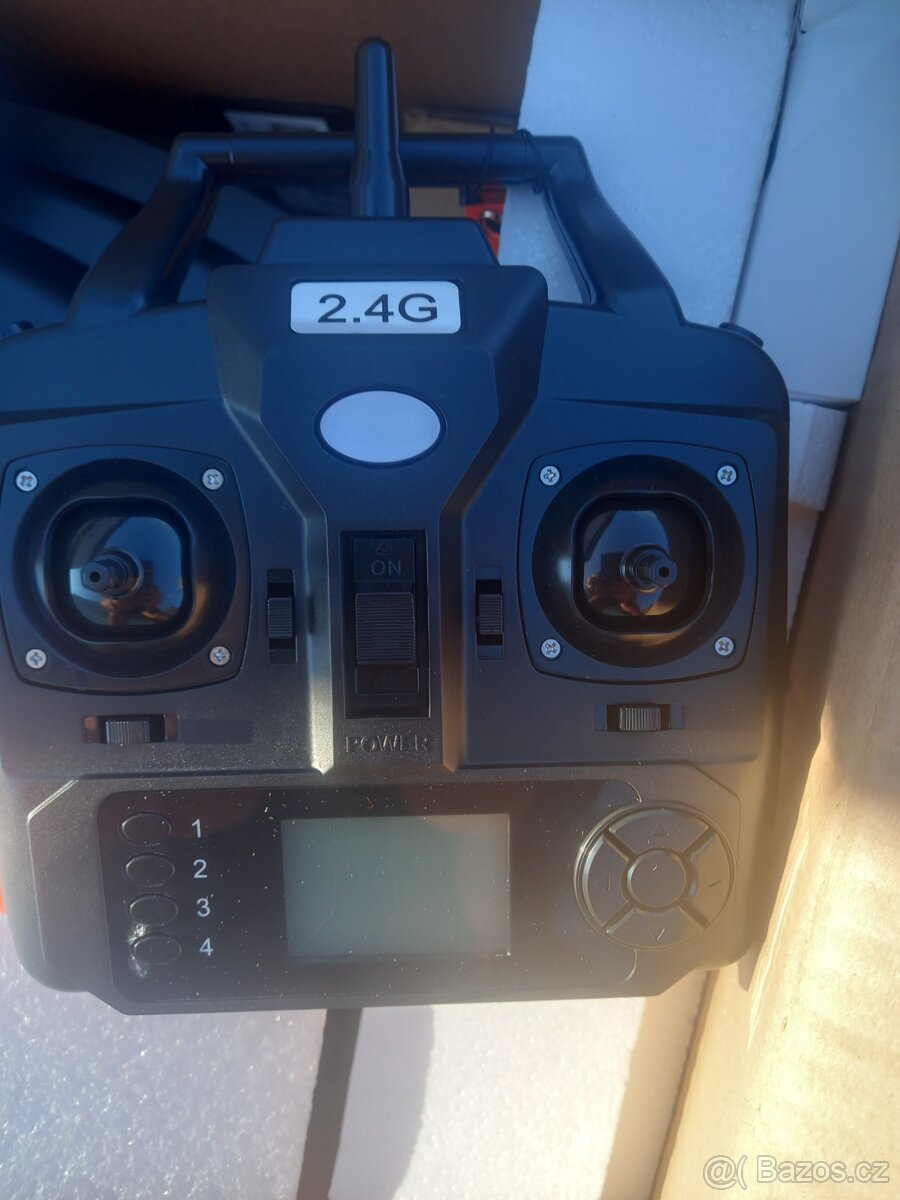 Zakrmovací, zavážecí loď s GPS, loďka na ryby až 16 pozic - 4