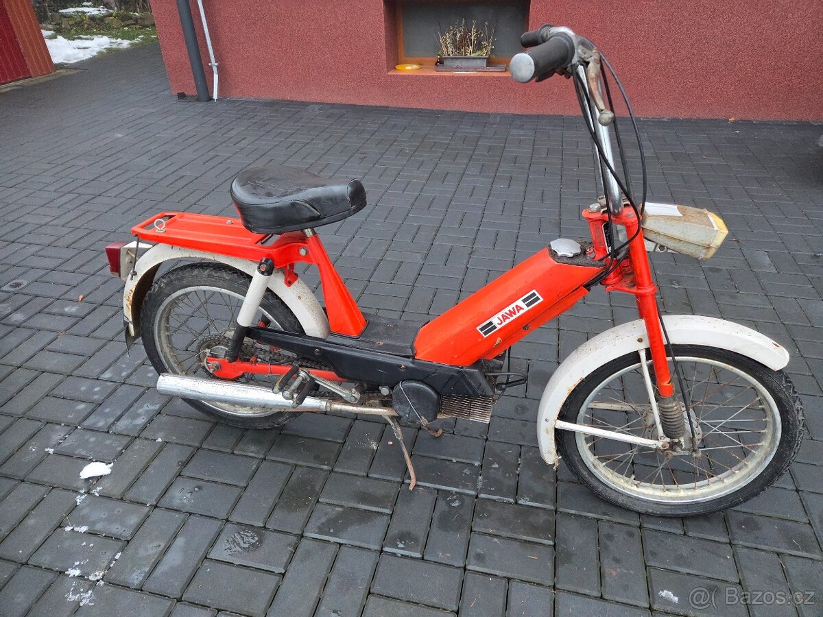 Babetta 207 s kartičkou, červená zachovalá, s prsíčkama 9. - 4