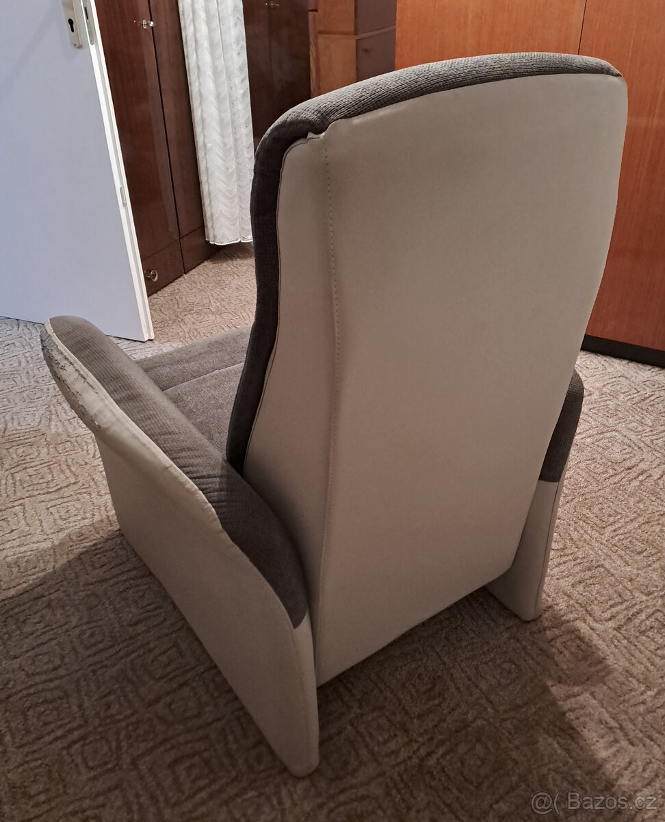 prodám mechanické polohovací křeslo k TV - 4