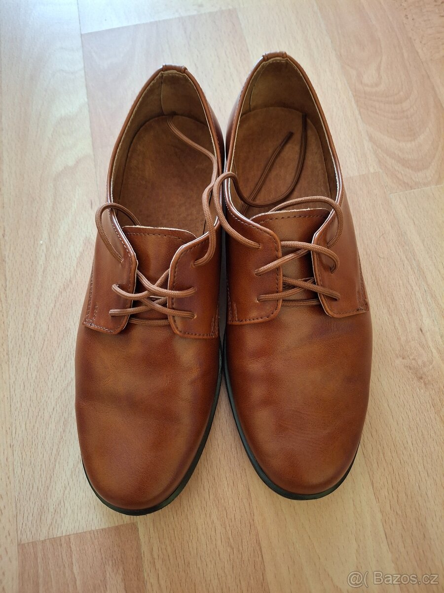 Oblek, košile a boty - 4