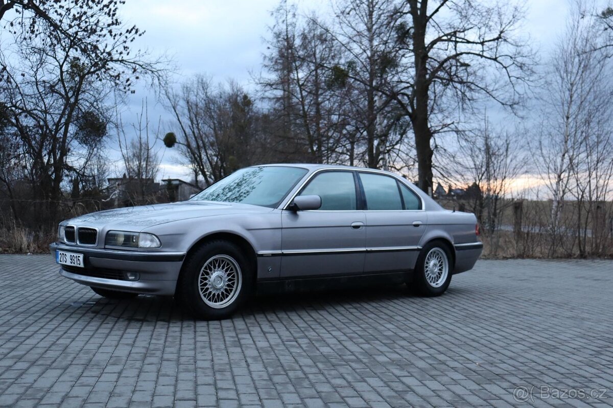 BMW E38 750i V12 - 4