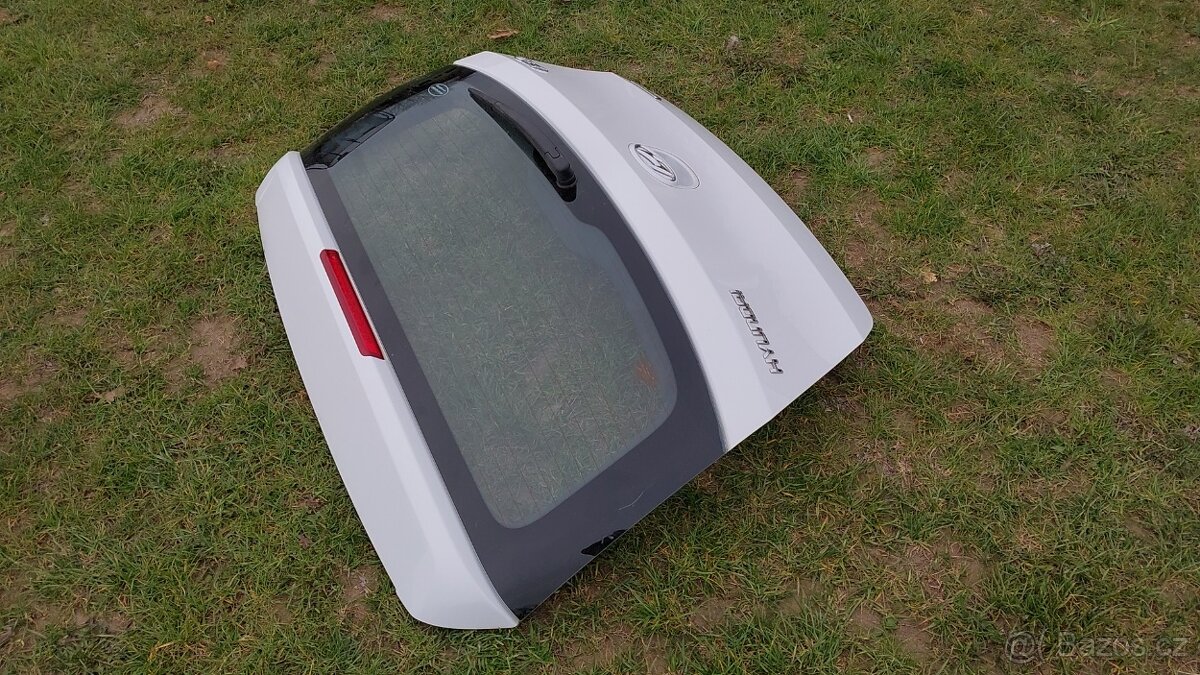 HYUNDAI i30 – DVEŘE KUFRU BÍLÉ 5DV - 4