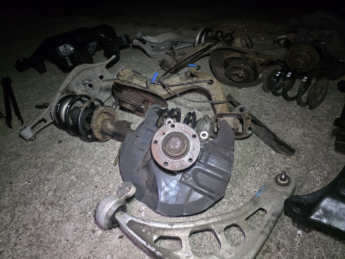 BMW E46 nápravy,ramena,těhlice,pružiny apod - 4