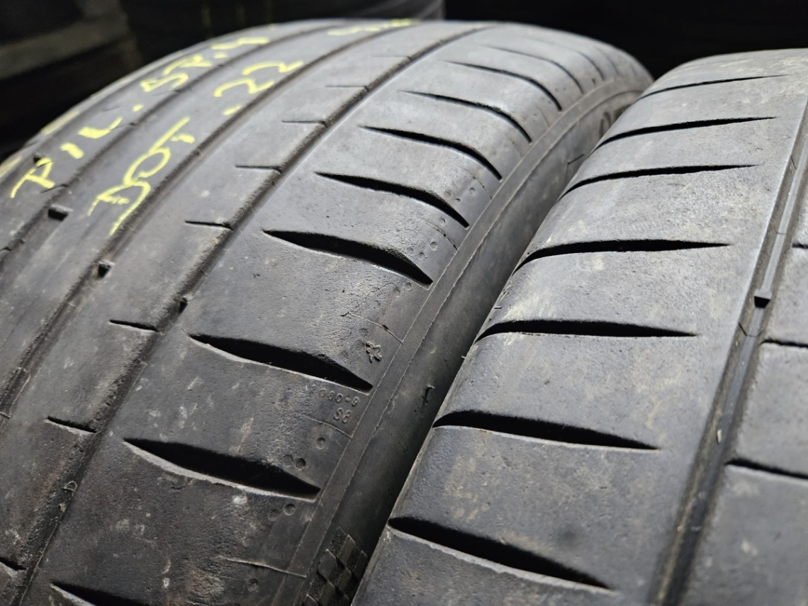 255/40R20 - 4
