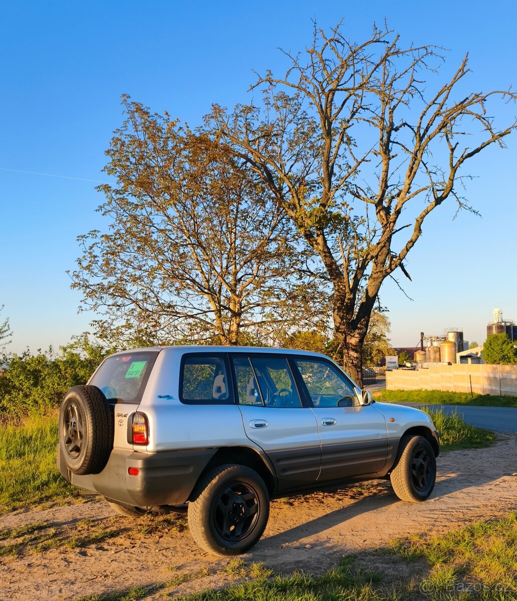 Toyota RAV4 1.gen - 4