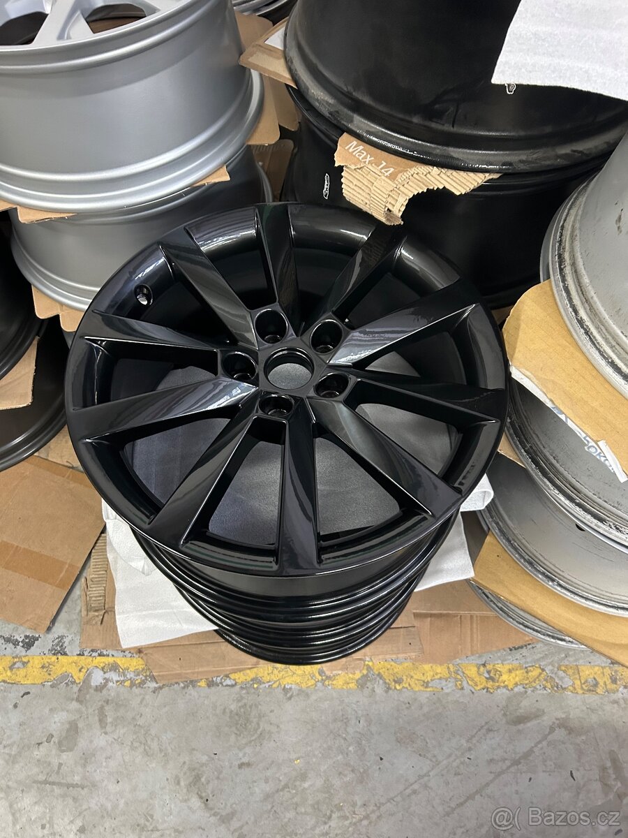 Origo alu r18 Alaris Škoda Octavia top stav - 4