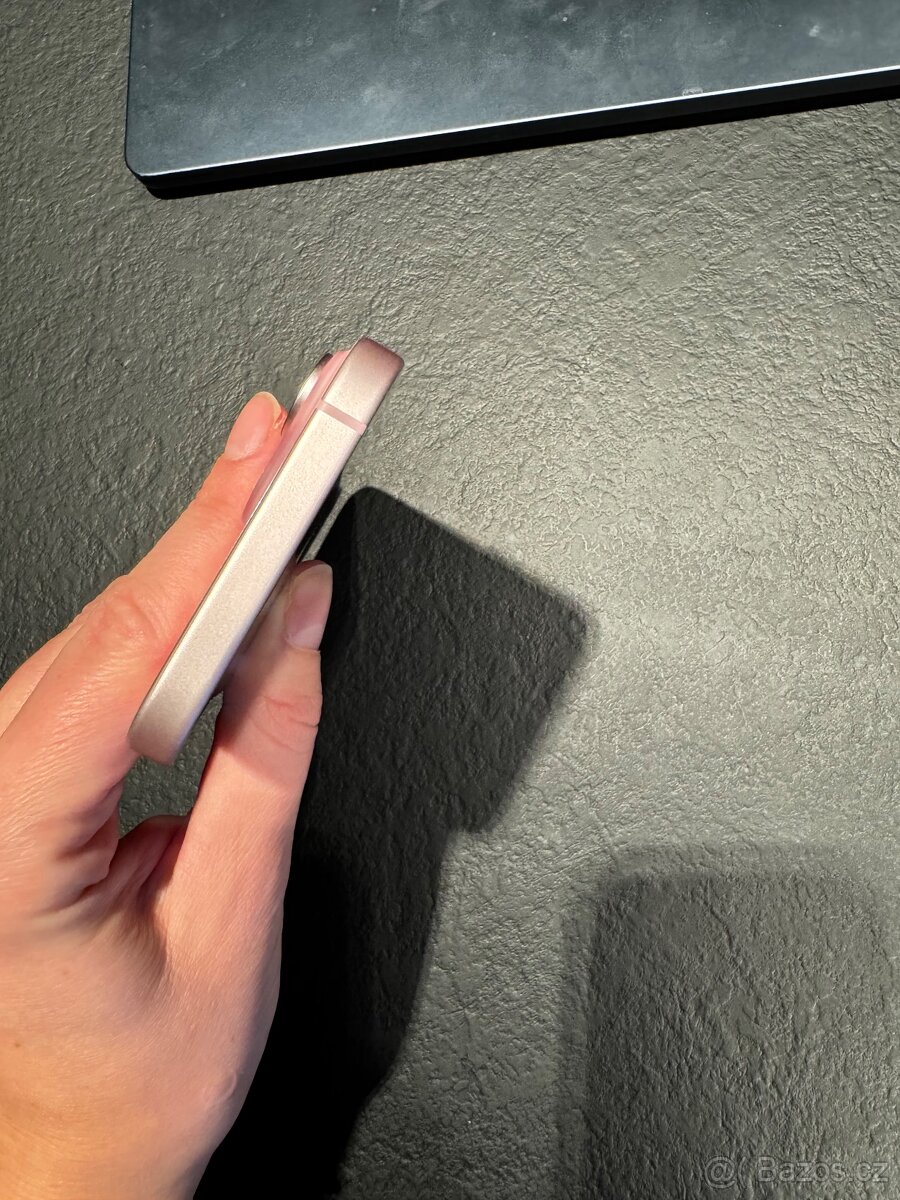 IPhone 15, růžový, 256GB - 4