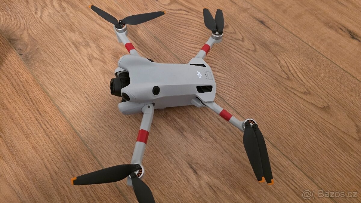 Dron DJI Mini 4 Pro Fly More Combo plus - 4