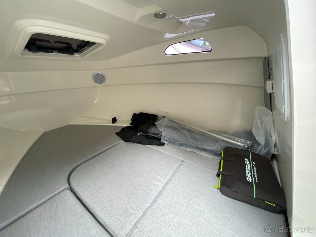 QUICKSILVER 555 CABIN - 4