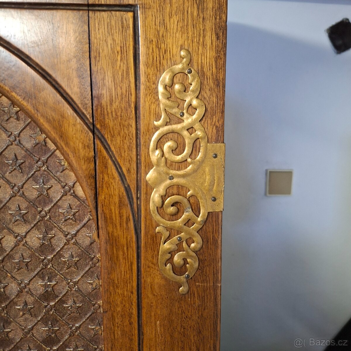 starožitná skříň - 4