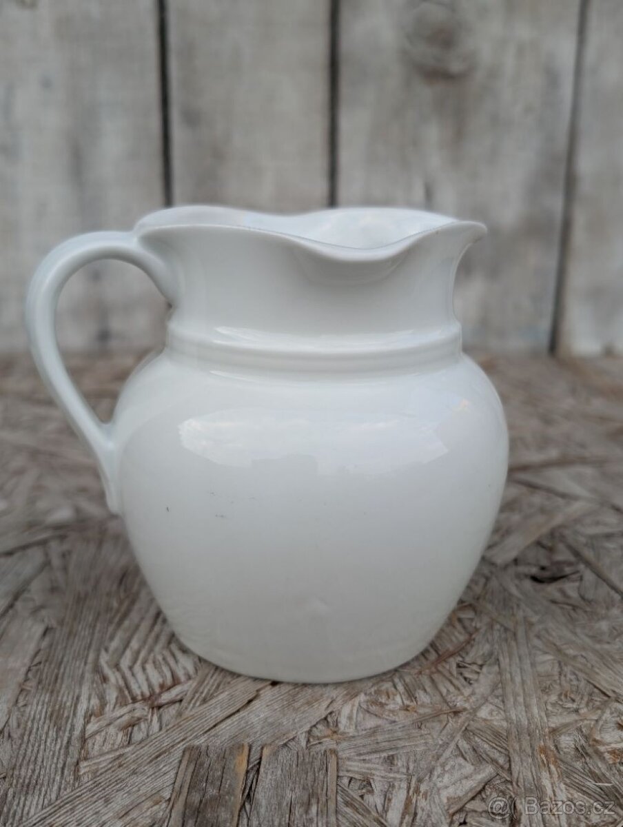 Starožitná porcelánová konvička, Margitsziget. - 4