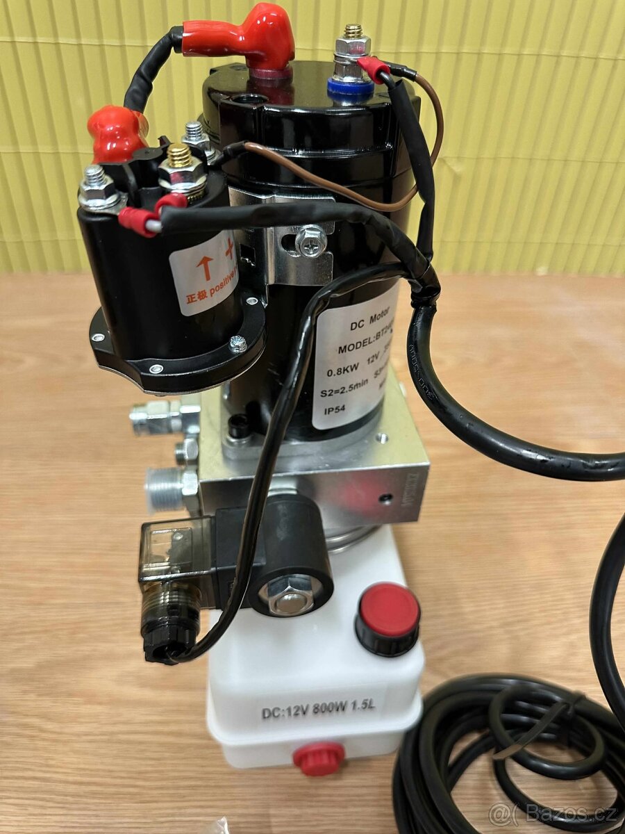 hydraulická pumpa 12V (pouze rozbalená) - 4