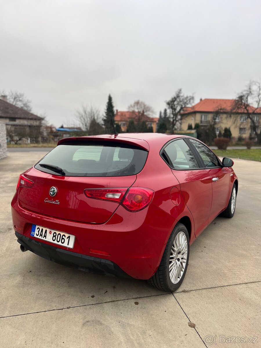 Alfa Romeo Giulietta JTD - 4