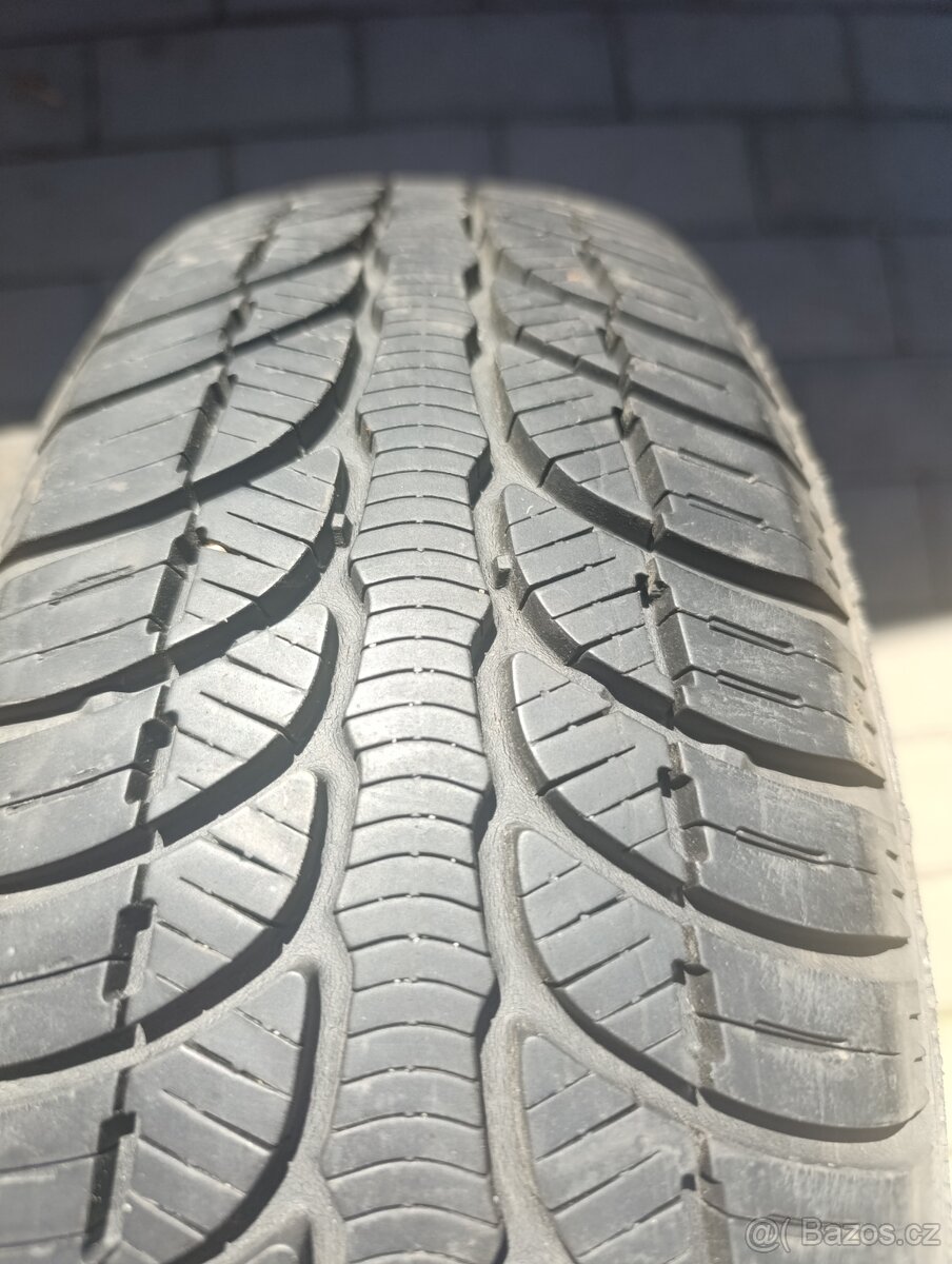 Celoroční Kleber Quadraxer. 155/65/14 - 4