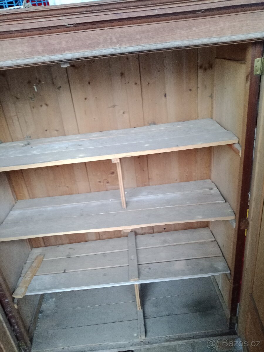 Starožitné skříně - 4