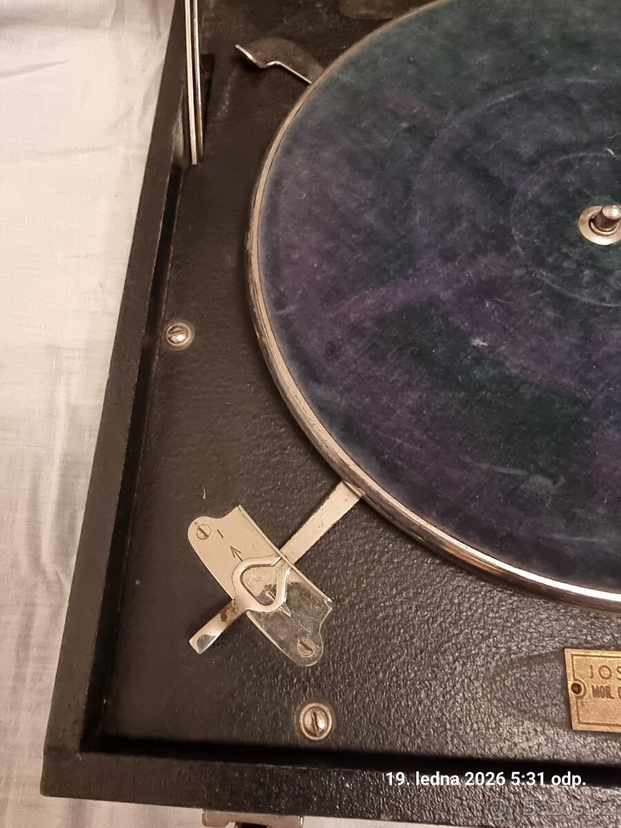 Gramofón Parlophone - 4