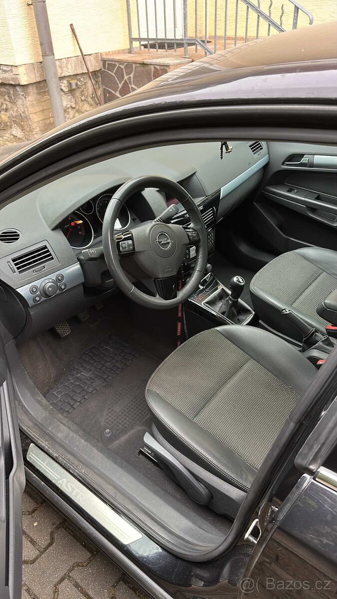 Opel Astra 1.6 sedan / 85kw - 4