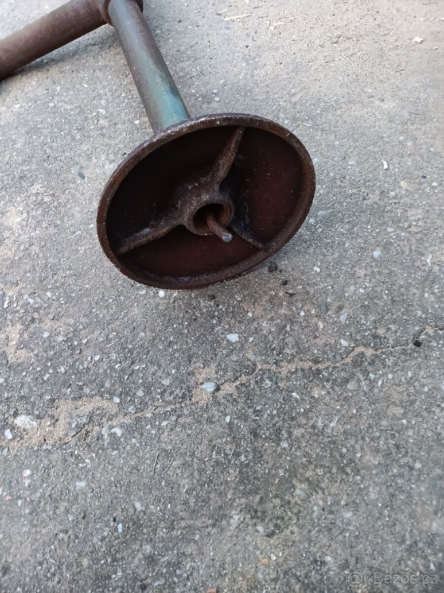 Litinová ruční pumpa - 4