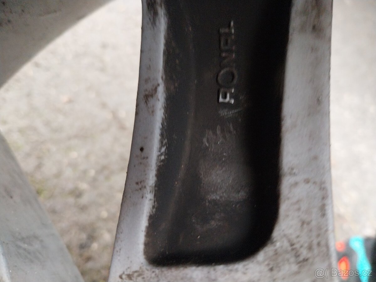 BMW kola 245/40/19 - 4