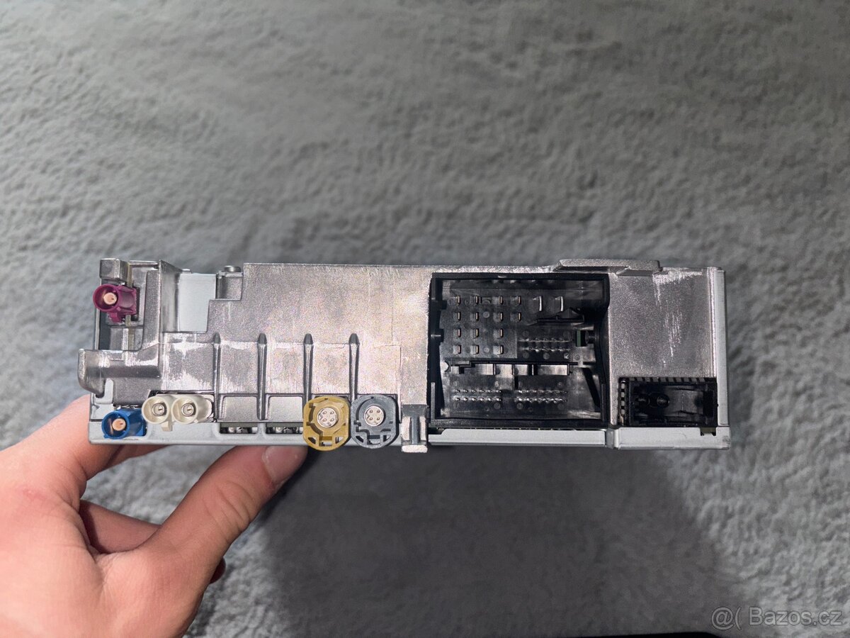 Rádio s jednotkou a orig. rámkem VW MIB2 2DIN - 4