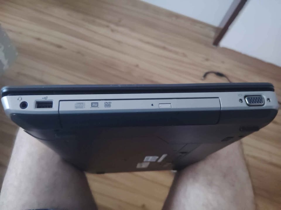 Dell Latitude E5520 - 4