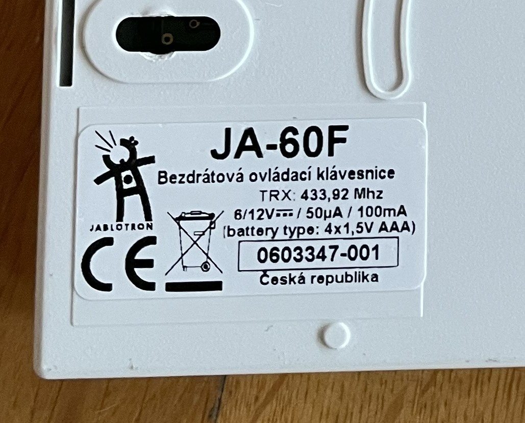 Elektronické zabezpečovací zařízení JABLOTRON - 4