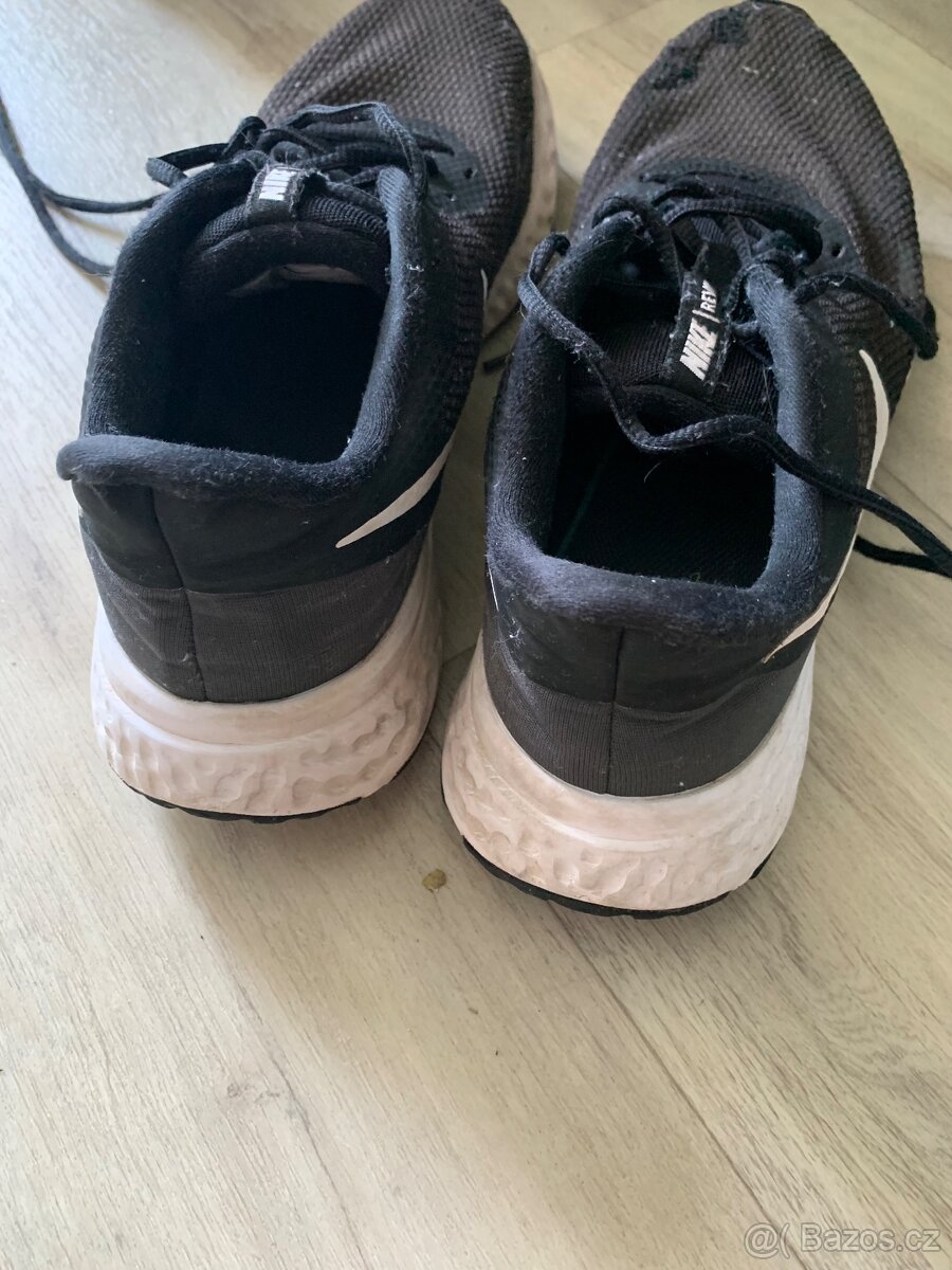 Chlapecké tenisky Nike Revolution, vel. 43, 27,5 - 4