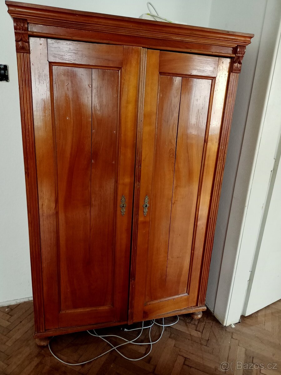 Starožitná skříň - 4