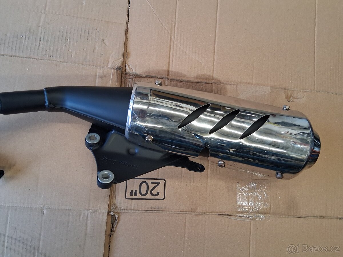 Výfuk Yuki skútr 2T objemu 50ccm - 4