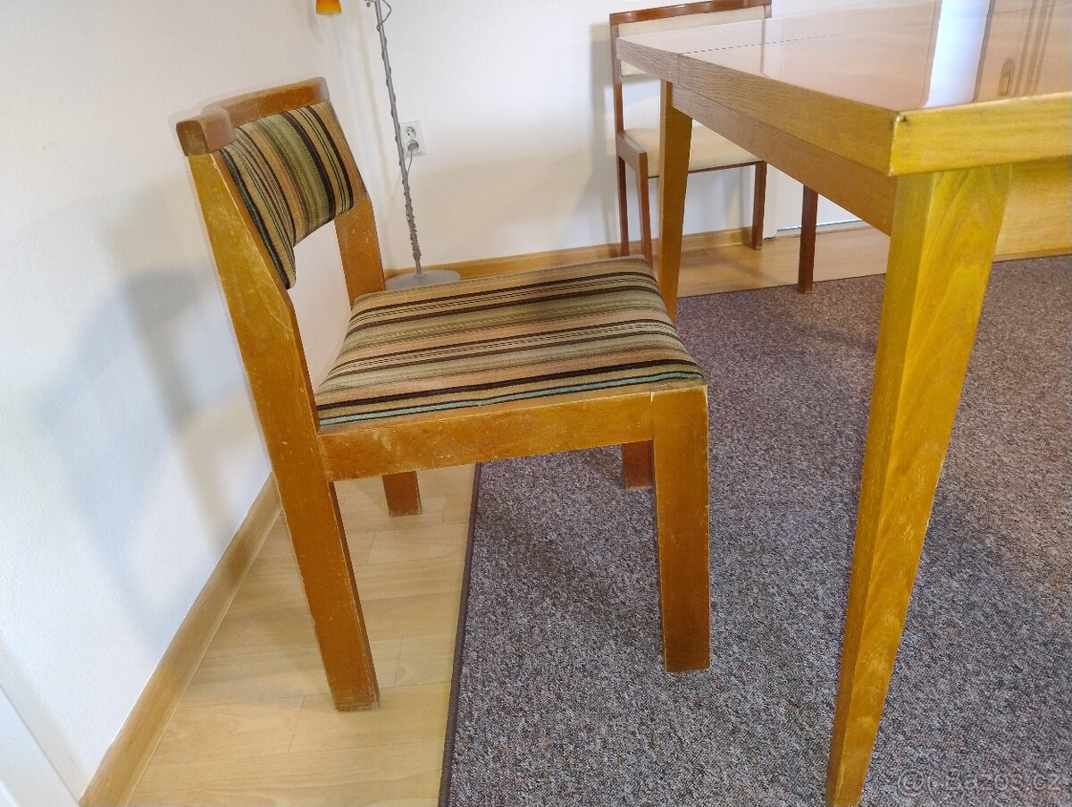 Prodám rozkládací jídelní stul - 4