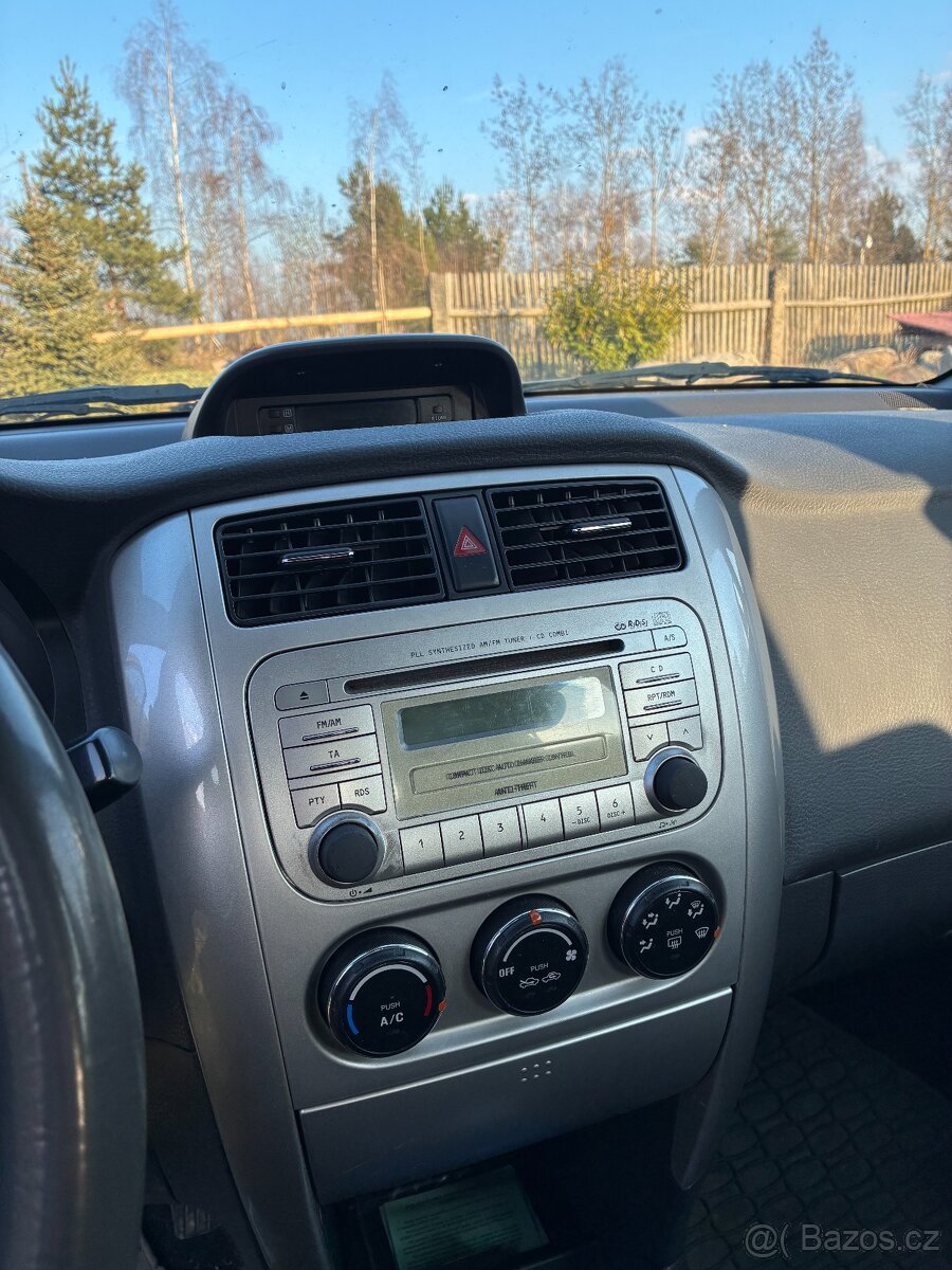 Suzuki Liana, 1,4 - 2006 - 4