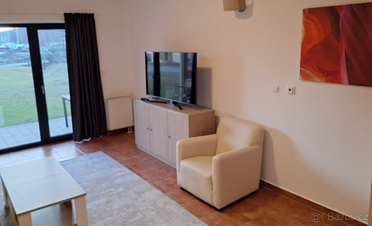 Prodám krásný patrový bungalov přímo u jezera - 4