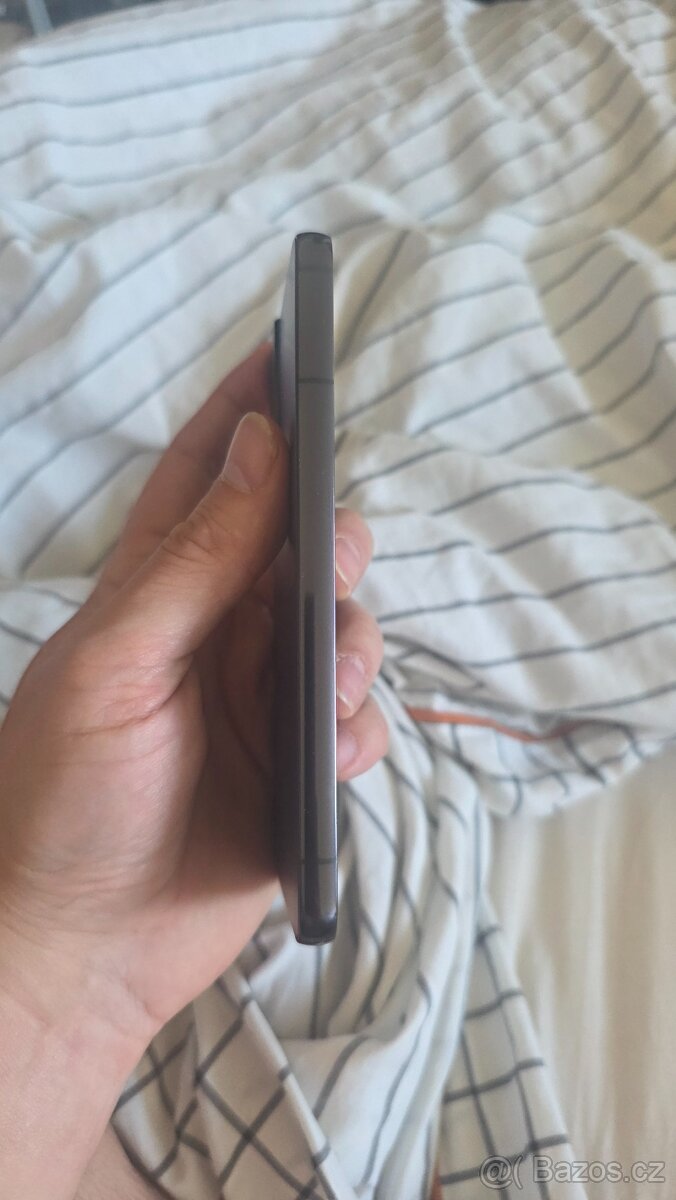 Samsung S22 - TOP stav - 4