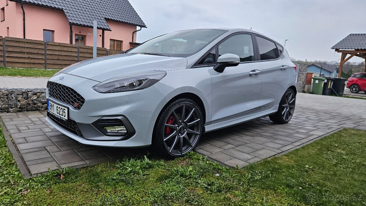 Ford Fiesta ST Performance - 4