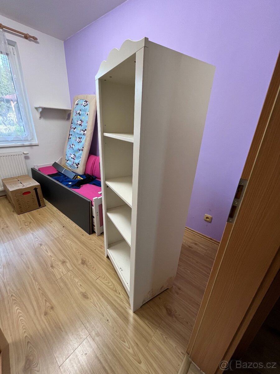 Dětský set dvou bílých, okrasných skříní - 4