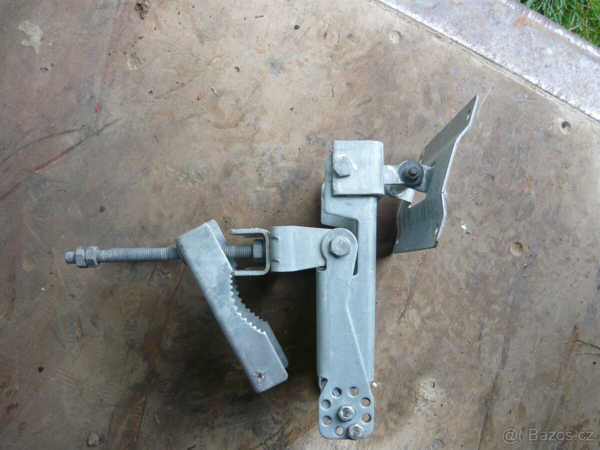 Pozinkovaný nástěnný otočný držák. - 4