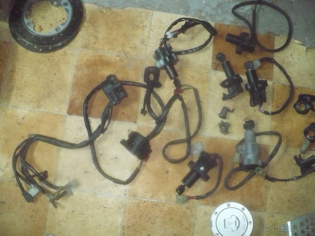 Honda CBR 954 rr/ SC50E/ r. 03- díly - 4