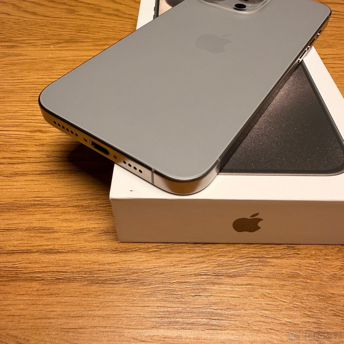 iPhone 15 Pro Max - 256GB (PERFEKTNÍ STAV) - 4