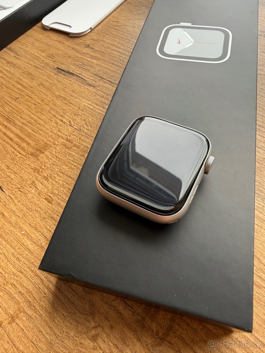 Apple Watch SE 44mm Nike - 4